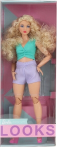 Barbie looks blondýnka ve fialových šortkách HJW83