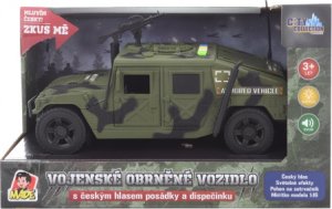 Vojenské obrněné vozidlo s českým hlasem