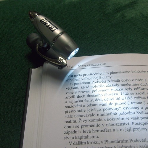 Lampička na čtení - připínatelná na knihu